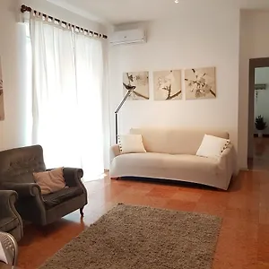 great-apartment-2-steps-from-the-heart-of-the-city.hotelinveneto.com/